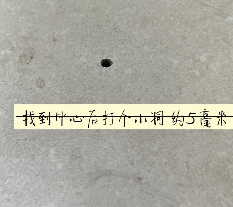 石嘴山瓷砖空鼓维修公司专业解答在瓷砖铺贴过程中，如果砂料搅拌不均匀，将会带来以下问题
